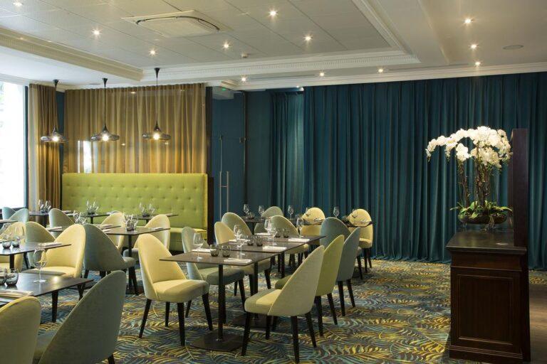 oceania-univers-tours-1lieu1salle-hotel-restaurant-conference.jpg