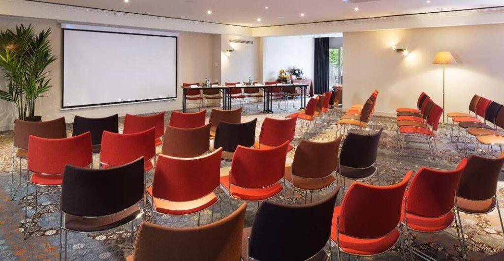 oceania-univers-tours-1lieu1salle-hotel-restaurant-salle-de-convention.jpg