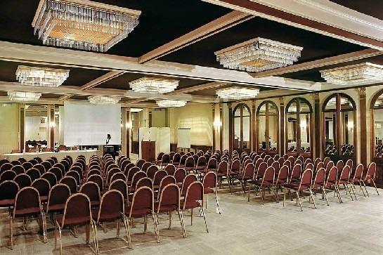 oceania-univers-tours-1lieu1salle-hotel-restaurant-salle-de-seminaire.jpg