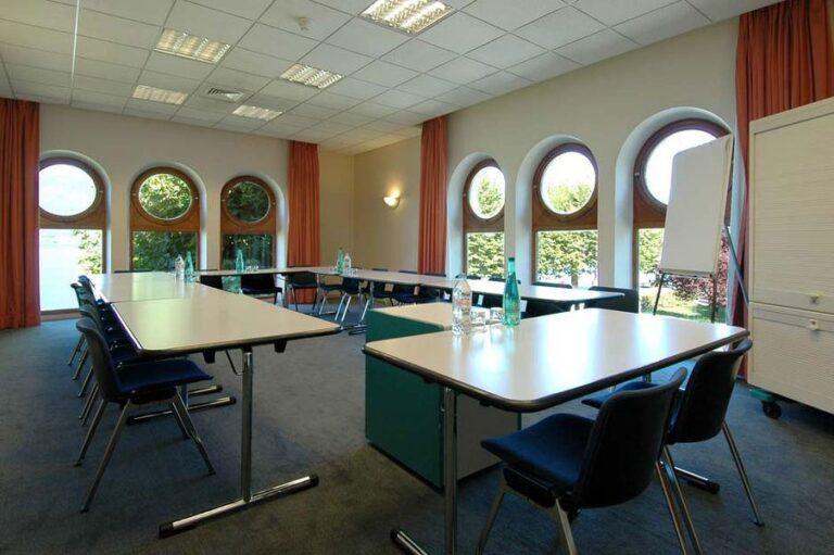 palace-de-menthon-annecy-1lieu1salle-semnaire1.jpg