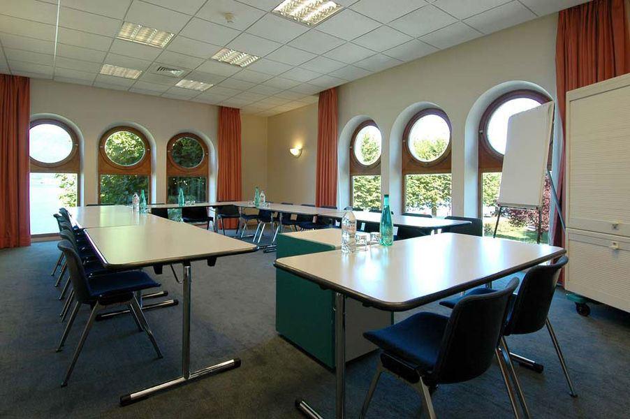 palace-de-menthon-annecy-1lieu1salle-semnaire1.jpg