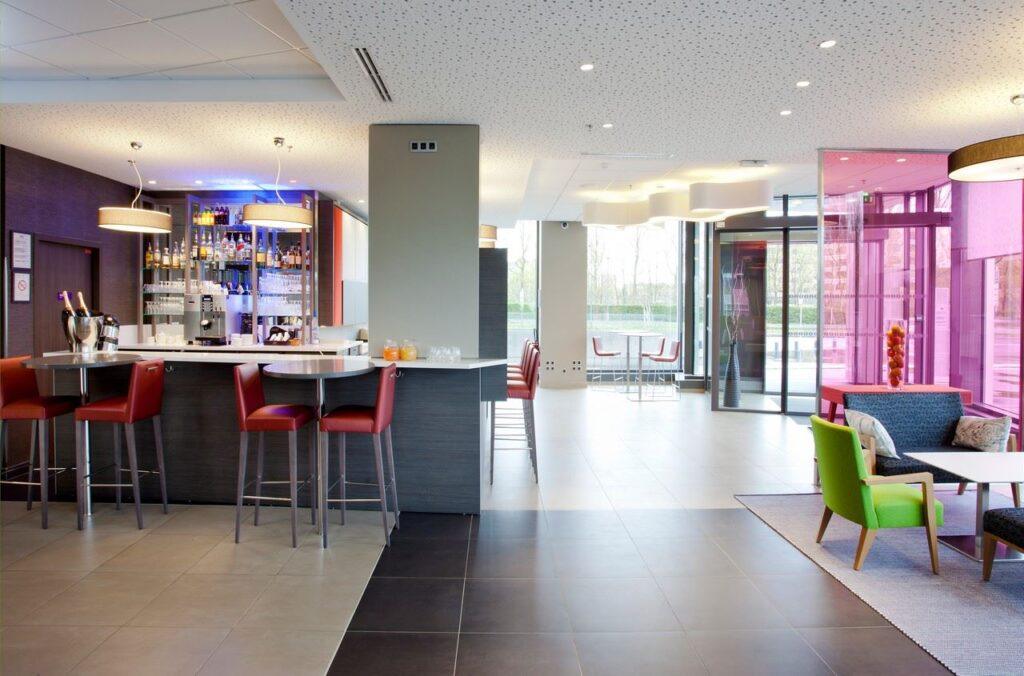park-inn-lille-1lieu1salle-bar.jpg