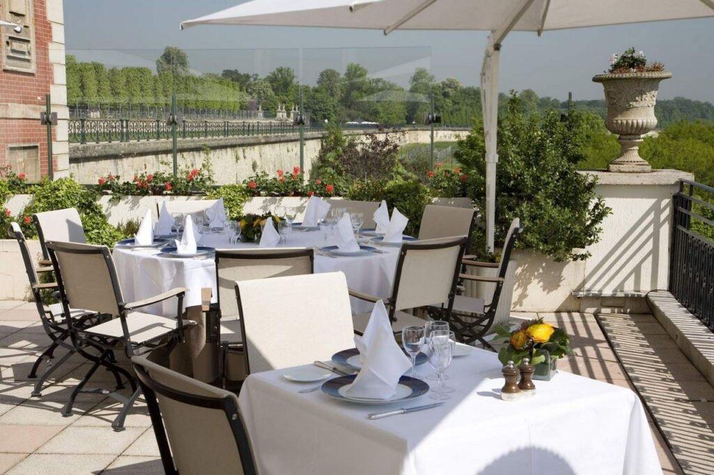 pavillon-henri-IV-1lieu1salle-reunion-terrasse.jpg