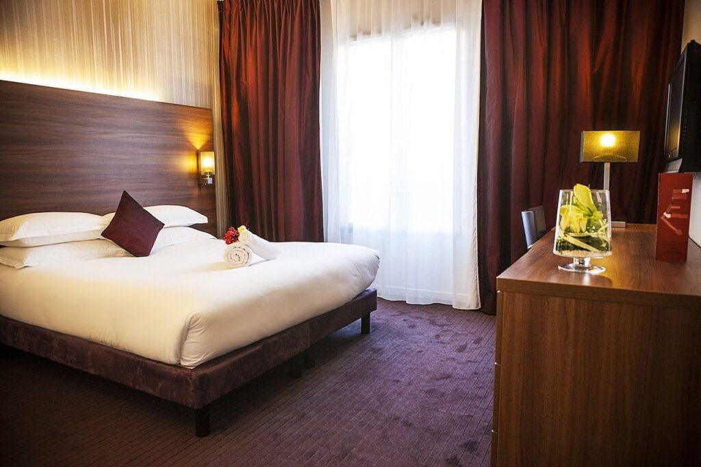 paxton-residence-hotel-et-Spa-1lieu1salle-chambre2.jpg