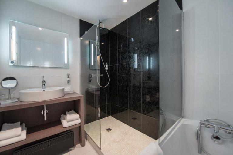 quintessia-resort-1lieu1salle-hotel-restaurant-salle-de-bain.jpg