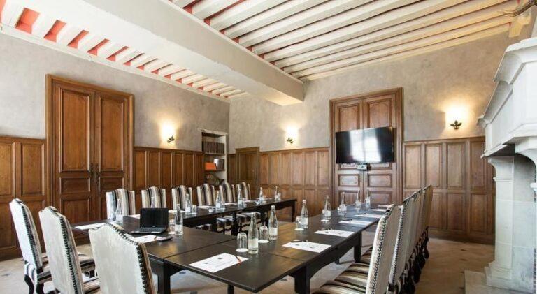 relais-des-trois-chateaux-1lieu1salle-hotel-restaurant-salle-de-conference.jpg