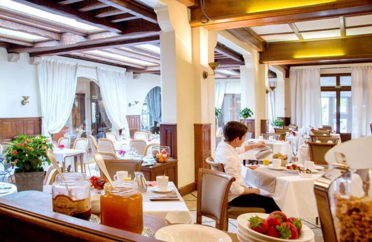 relais-des-trois-chateaux-1lieu1salle-hotel-restaurant-seminaire-convention.jpg