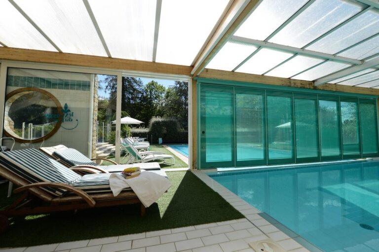 relais-du-silence-manoir-du-lys-1lieu1salle-hotel-restaurant-piscine.jpg