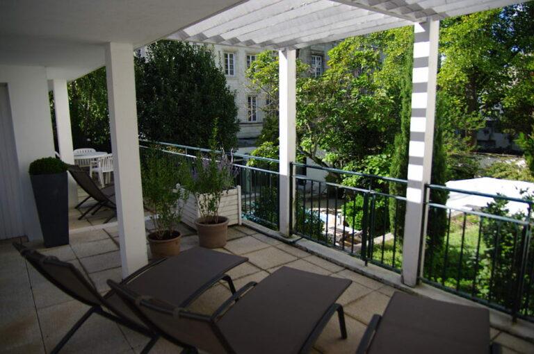 residence-de-france-1lieu1salle-hotel-restaurant-conference-terrasse.jpg