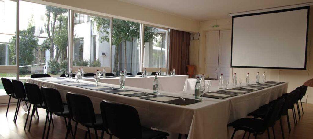 residence-de-france-1lieu1salle-hotel-restaurant-salle-de-conference.jpg