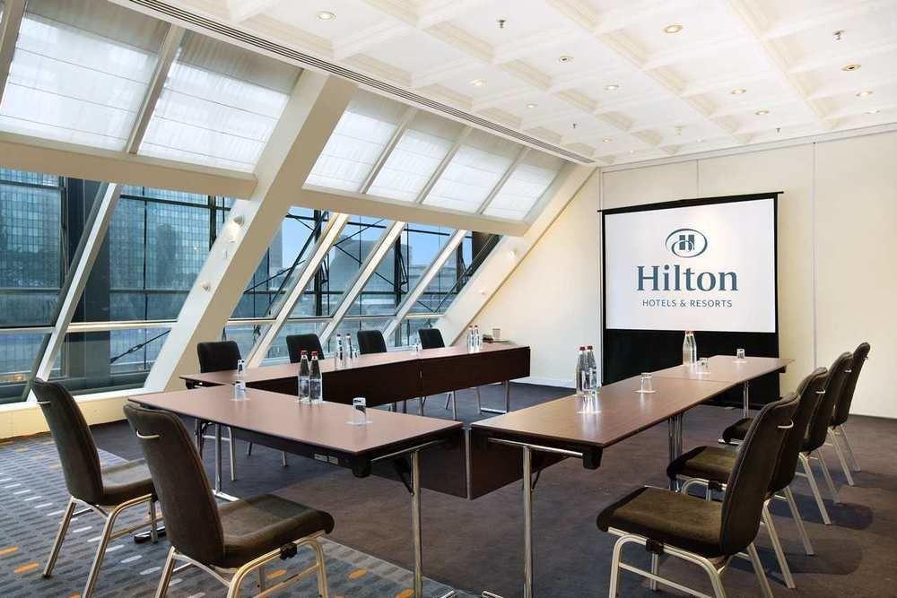 reunion-hilton-la-defense.jpg