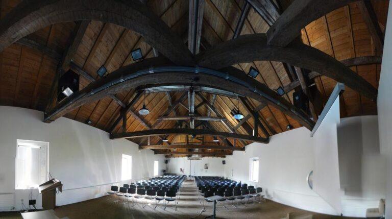 saline-royale-1lieu1salle-meeting.jpg