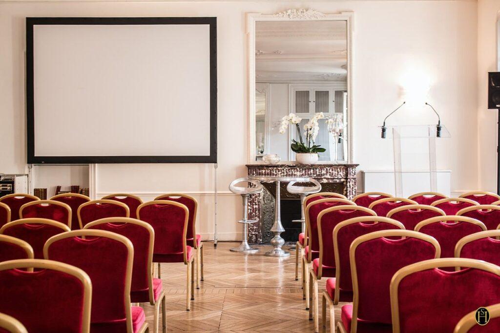 salons-hoche-1lieu1salle-salle-seminaire.jpg