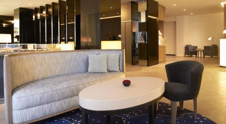 sofitel-paris-arc-de-triomphe-1lieu1salle-hotel-restaurant-salon-interieur.jpg