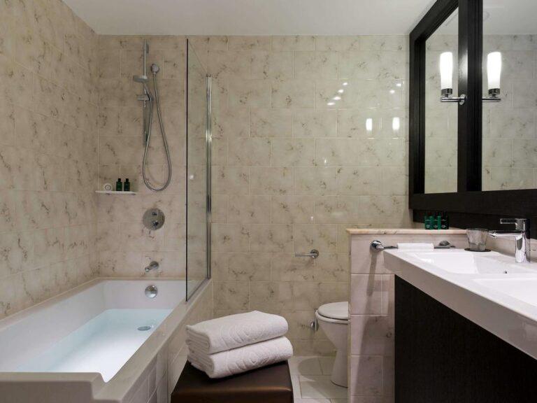 sofitel-strasbourg-grande-ile-1lieu1salle-salle-de-bain.jpg