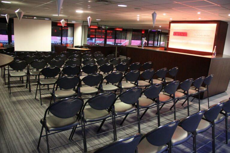stade-rennais-1lieu1salle-salle-de-conference.jpg