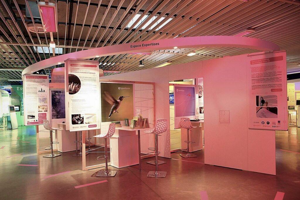 stand-sur-mesure-2-CNRS.jpg