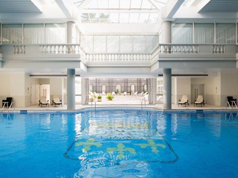 trianon-palace-versailles-1lieu1salle-hotel-piscine.jpg