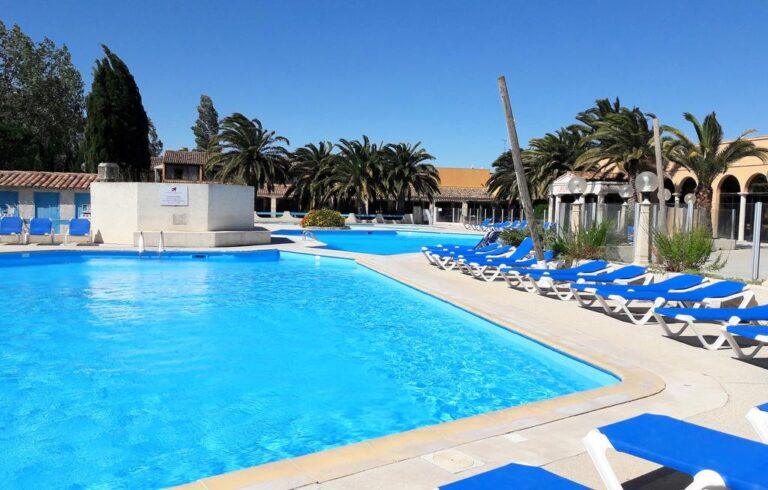 village-camarguais-1lieu1salle-restaurant-hotel-convention-piscine.jpg