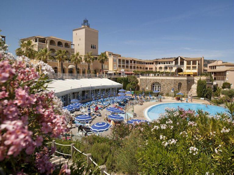 village-club-de-cap-esterel-1lieu1salle-vue.jpg