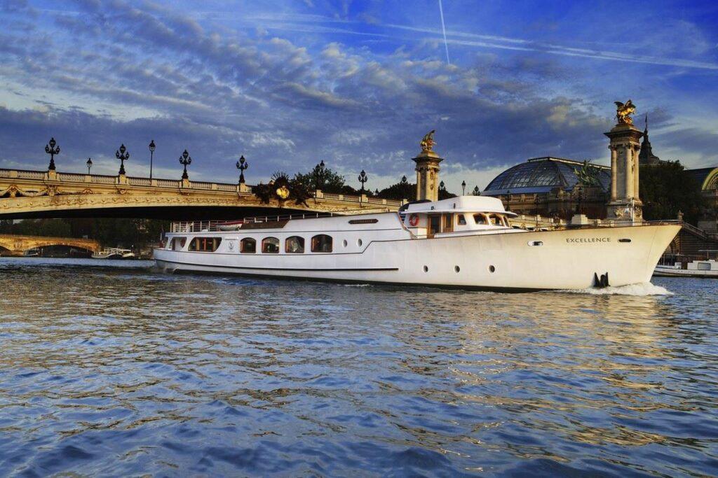 yachts-paris-1lieu1salle-yatchts-reunion.jpg