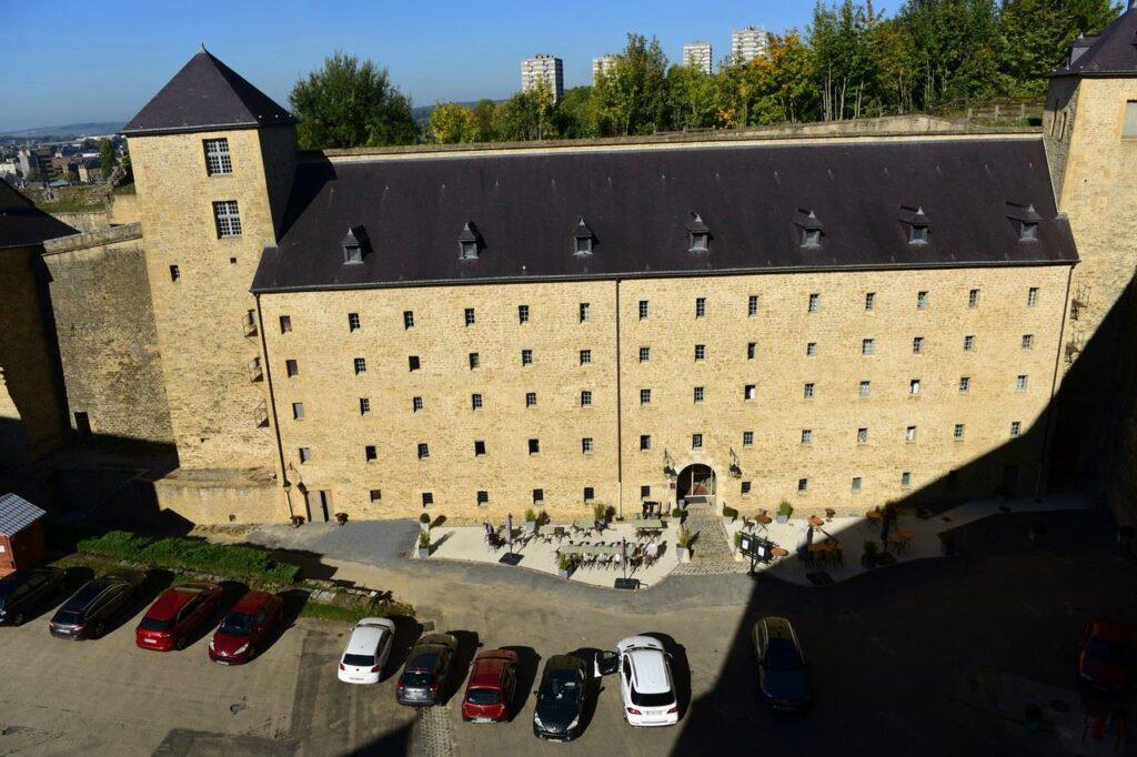 01-Exterieur-cour.jpg