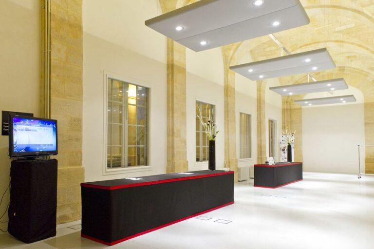 Bordeaux-Palais-de-la-Bourse-1lieu1salle-accueil.jpg