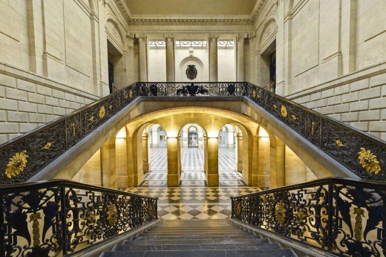 Bordeaux-Palais-de-la-Bourse-1lieu1salle-hall.jpg