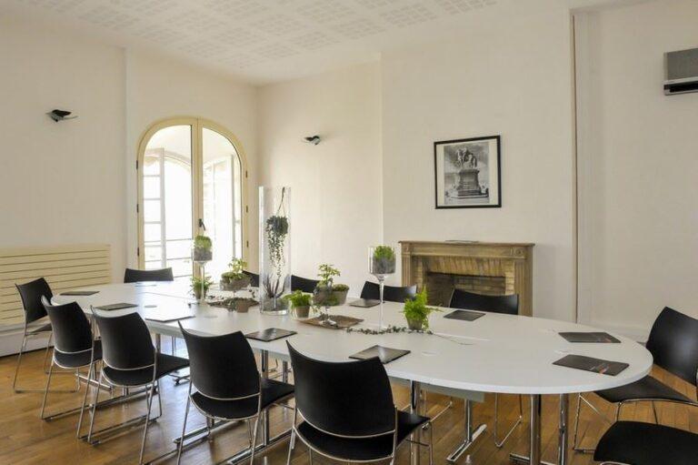 Bordeaux-Palais-de-la-Bourse-1lieu1salle-salle-de-seminaire.jpg