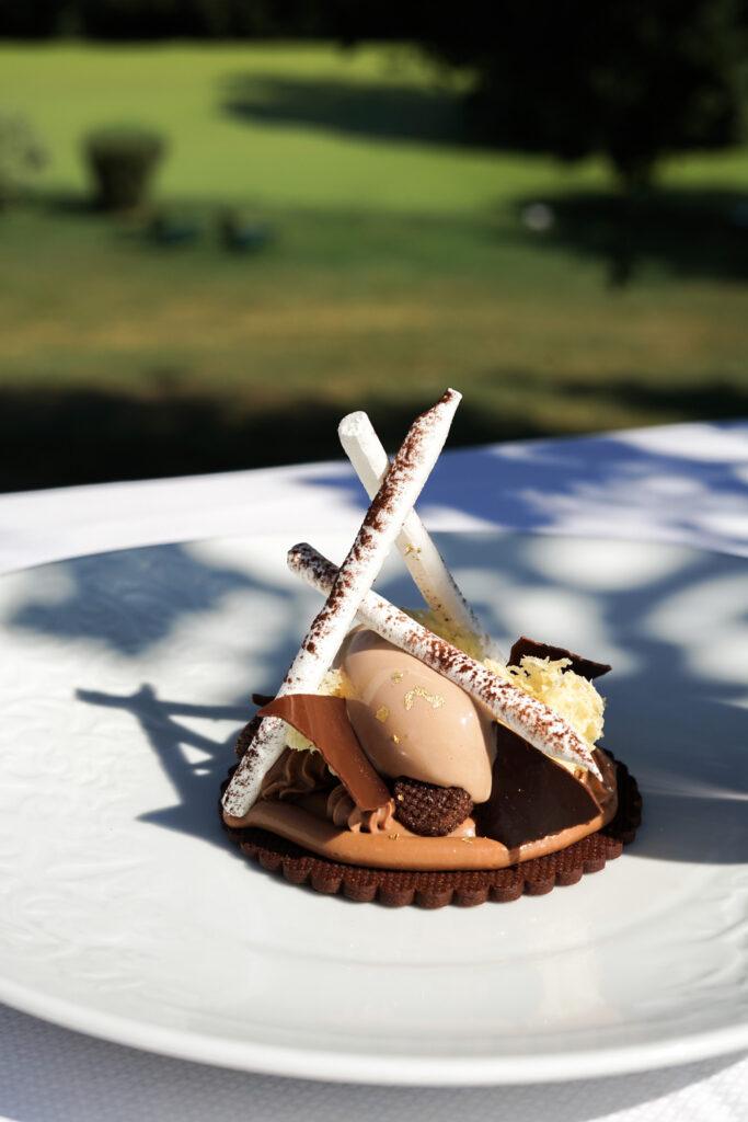 Chateau-Sainte-Sabine_Restaurant-Lassey_3-©Maison-Kalos-scaled-1.jpg