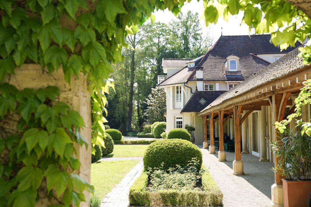 Hostellerie-de-Levernois_1-©Maison-Kalos.jpg