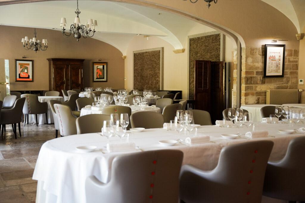 Hostellerie-de-Levernois_7_BusinessPrivatisation_4-©Maison-Kalos.jpg