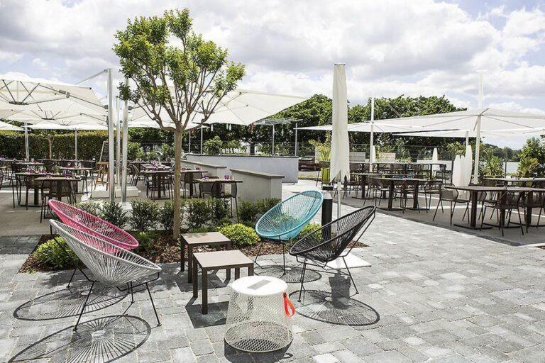 Novotel-Bordeaux-Lac-1lieu1salle-reunion-terrasse.jpg