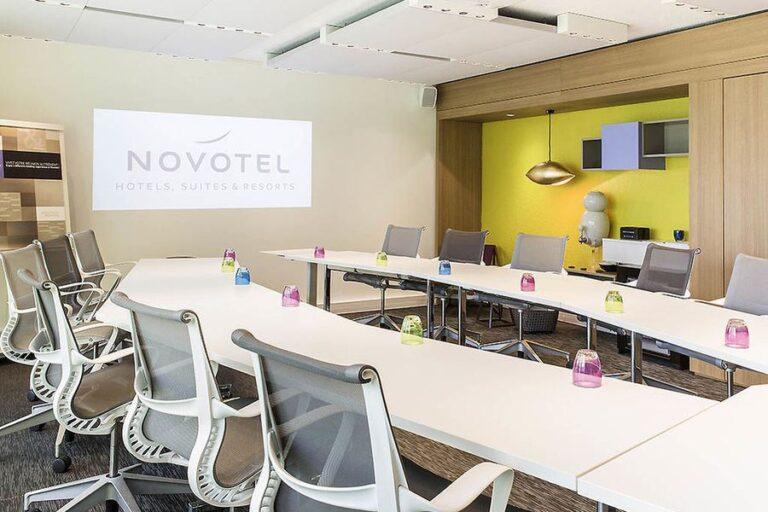 Novotel-Bordeaux-Lac-1lieu1salle-salle-de-conference.jpg
