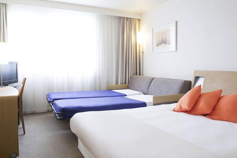 Novotel-Bordeaux-Lac-1lieu1salle-seminaire-reunion-chambre.jpg
