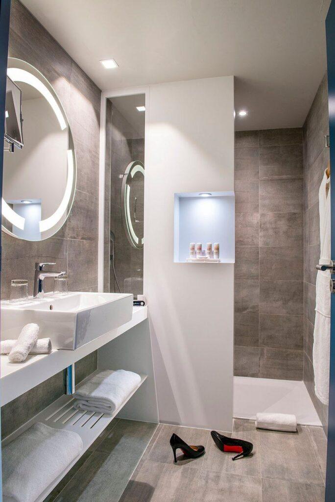 Radisson-Blu-Hotel-Bordeaux-1lieu1salle-conference-salle-de-bain.jpg