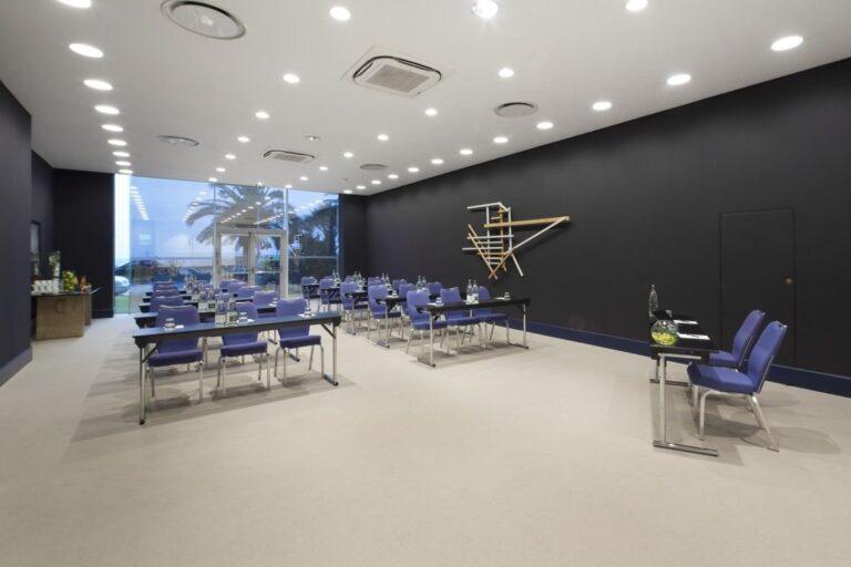 adisson-blu-hotel-nice-1lieu1salle-salle-de-reunion.jpg