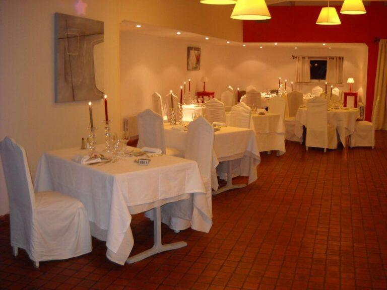 causse-comtal-hotel-1lieu1salle-restaurant-reunions-professionnelles.jpg