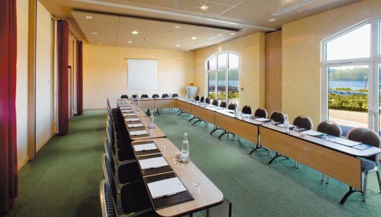center-parcs-domaine-lac-ailette-1lieu1salle-reunion.jpg