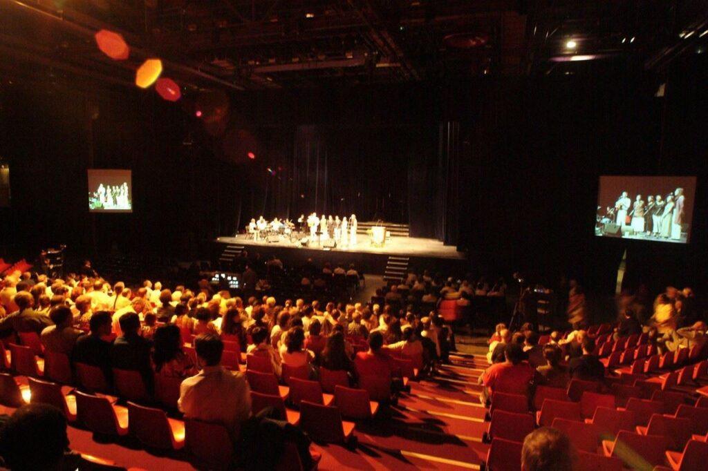 centre-athanor-1lieu1salle-conference.jpg