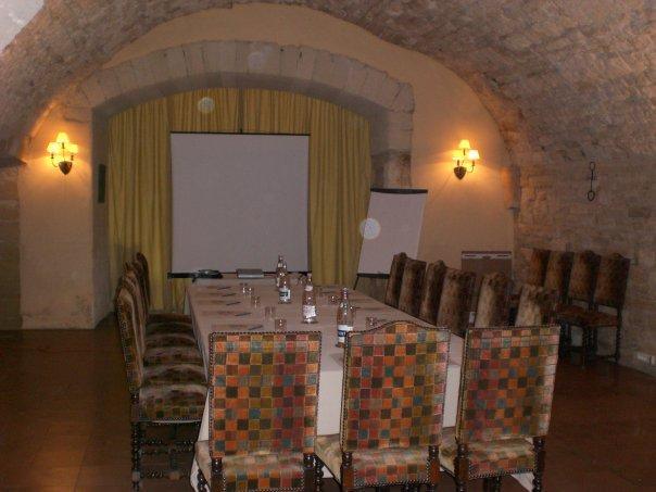 chateau-d-arpaillargues-1lieu1salle-seminaire-hotel-restaurant-seminaires-reunion-events.jpg