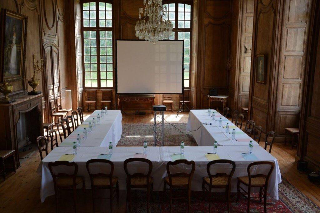 chateau-de-thugny-1lieu1salle-salle-de-reunion.jpg