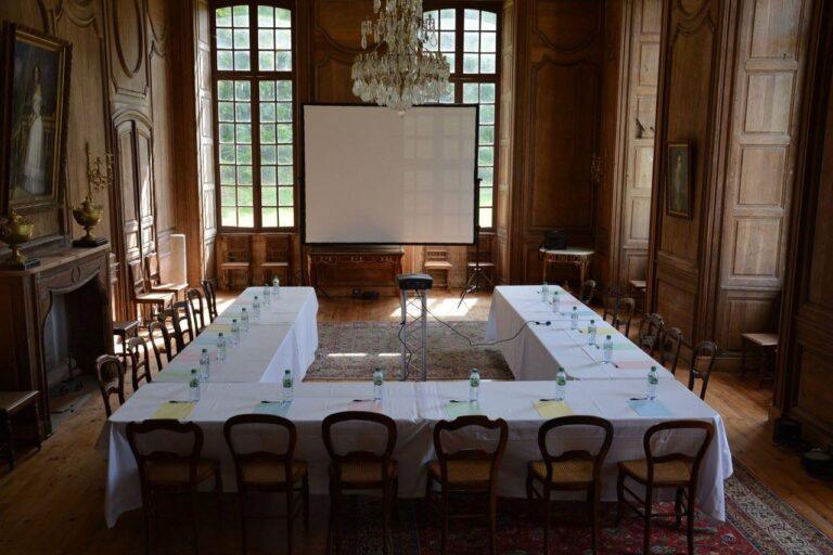 chateau-de-thugny-1lieu1salle-salle-de-reunion.jpg