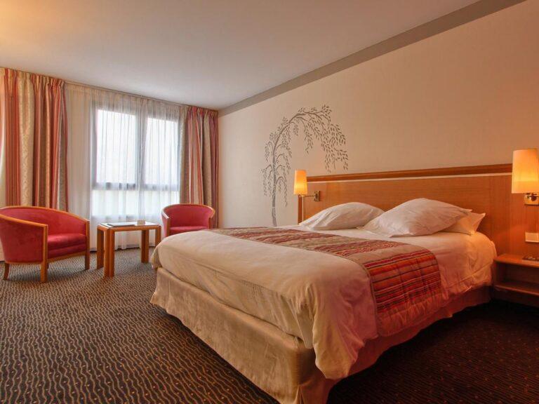 domaine-de-la-foret-d-orient-1lieu1salle-chambre-seminaire-residentiel.jpg