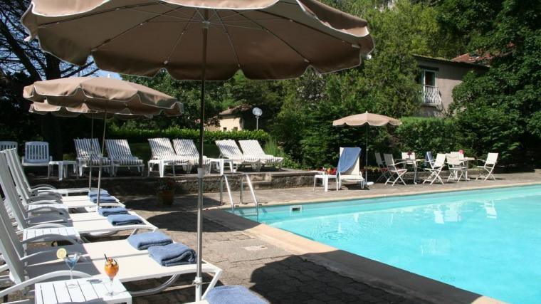 domaine-de-soyons-1lieu1salle-reuninon-piscine.jpeg