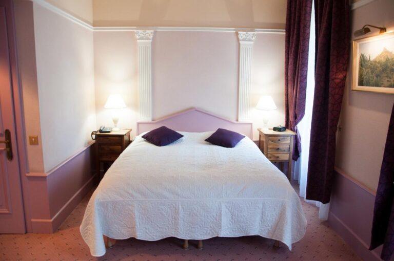 domaine-de-soyons-1lieu1salle-seminaire-chambre.jpg