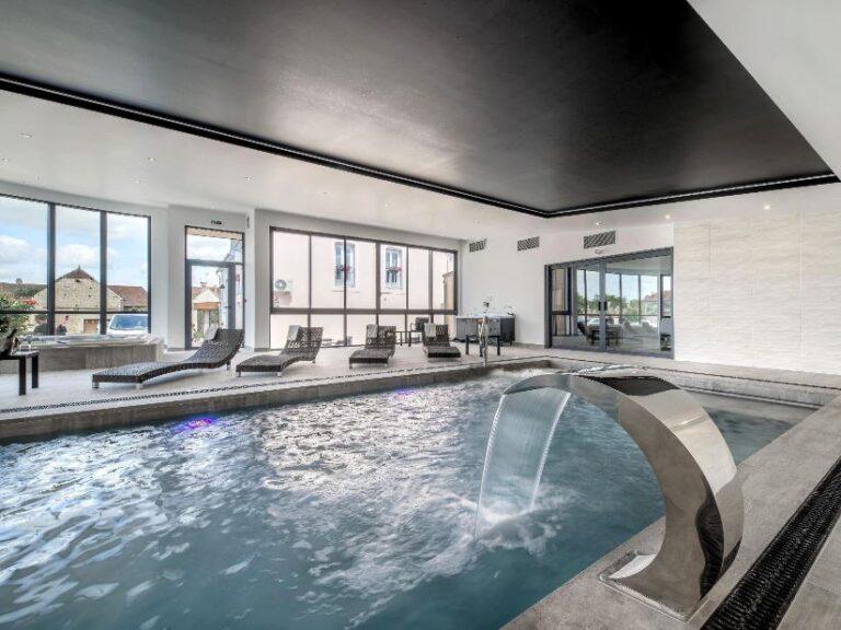 hotel-aux-maisons-1lieu1salle-piscine-seminaires.jpg