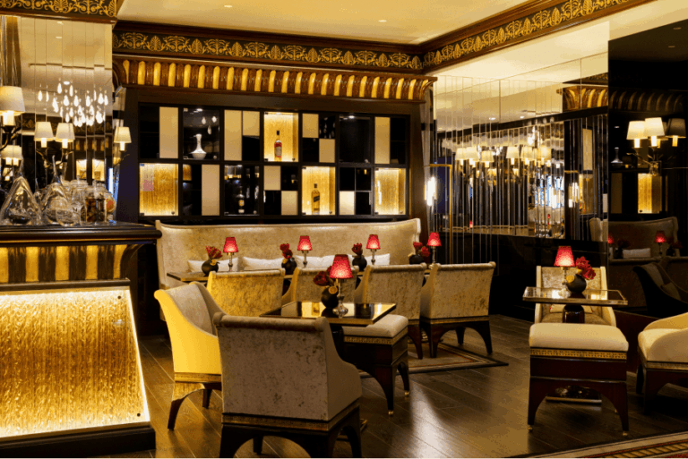 hotel-barriere-le-majestic-cannes-1lieu1salle-bar.png
