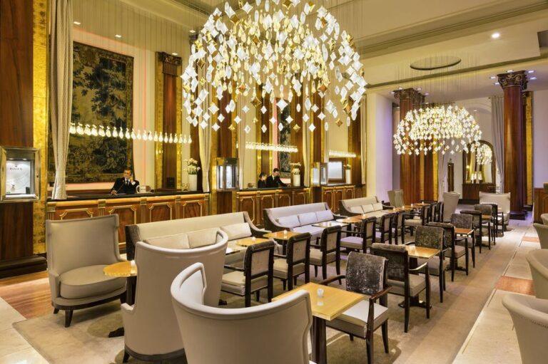 hotel-barriere-le-majestic-cannes-1lieu1salle-restaurant.jpg