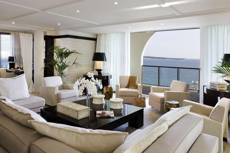 hotel-barriere-le-majestic-cannes-1lieu1salle-suite.jpg